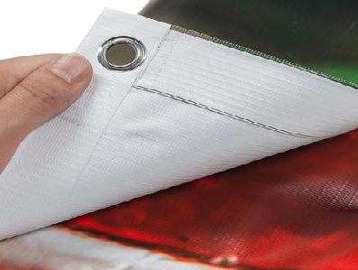 鲁甸喷绘和刀刮布的工艺区别。