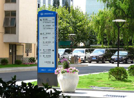 鲁甸哪些因素影响宣传栏的制作？